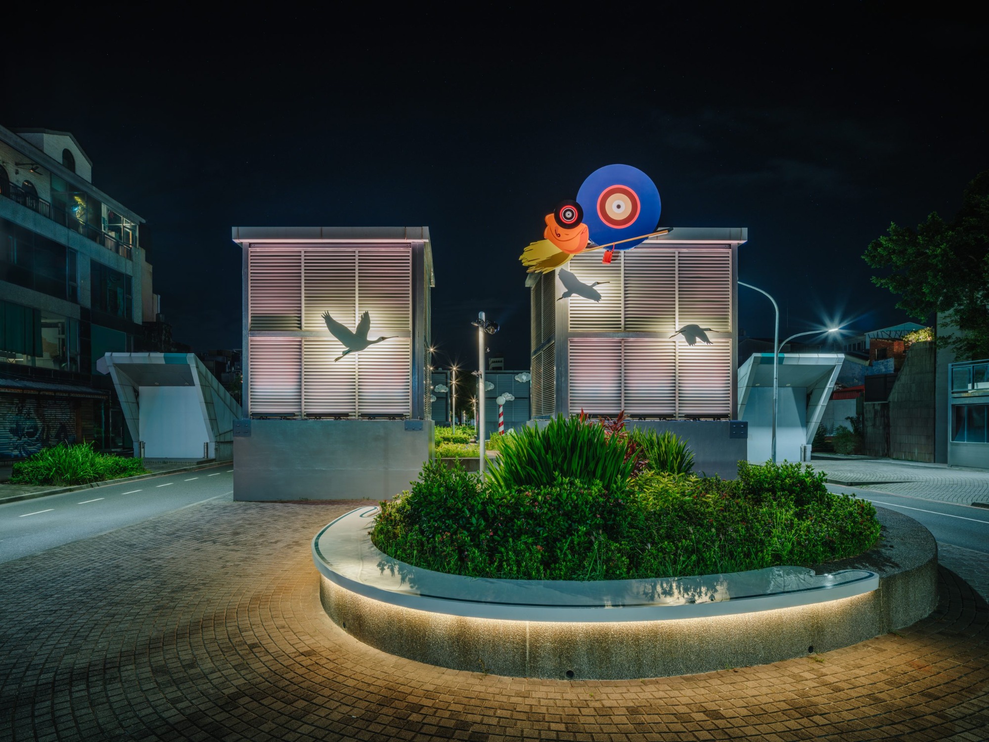 海安上空を高速で飛行する魔女